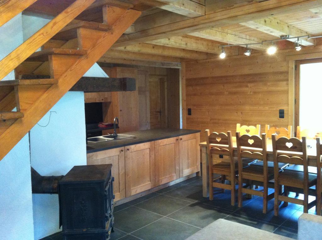 Chalet Narcisse Sixt-Fer-a-Cheval Ruang foto
